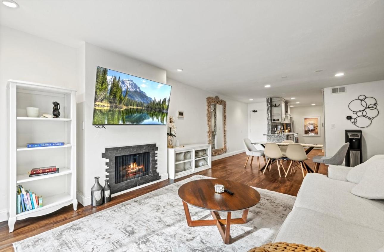 Elegant Hollywood Retreat - Spacious 2Br 2Ba Condo With Resort-Style Amenities Los Angeles Exterior foto